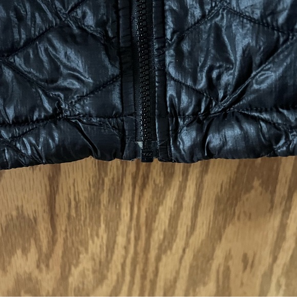 The North Face Women's Black Thermoball Jacket - Picture 5 of 10